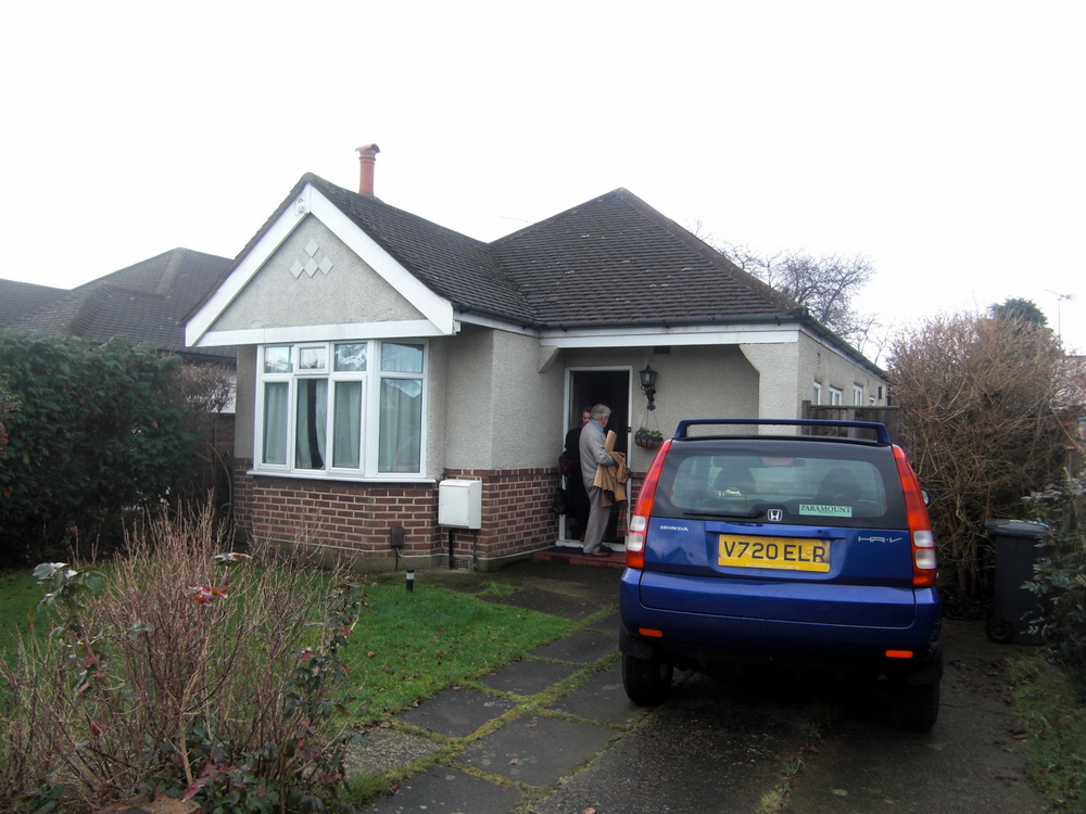 Arriving at John & Pamela Thomson's house