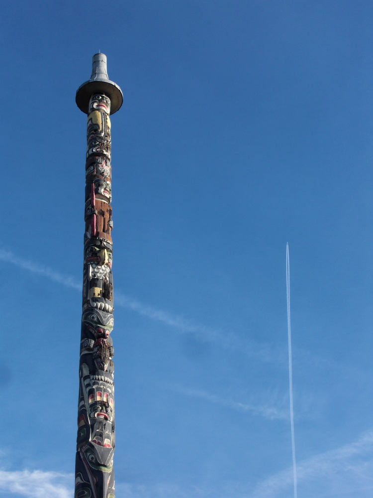 A better view of the same totem