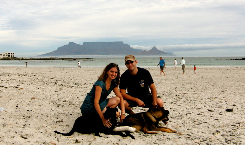 Olaf, Lindsey, the dogs and table mountain in the back