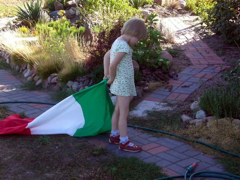 Suzanna and the italian flag. 